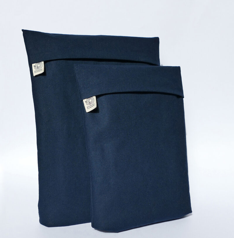 Modestine couleur bleu marine grand format et format poche
